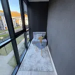Center Apartment *